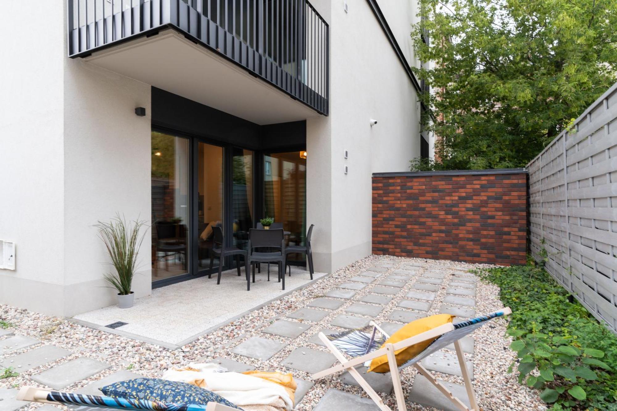 Lineburg Villa Apartments Варшава Экстерьер фото